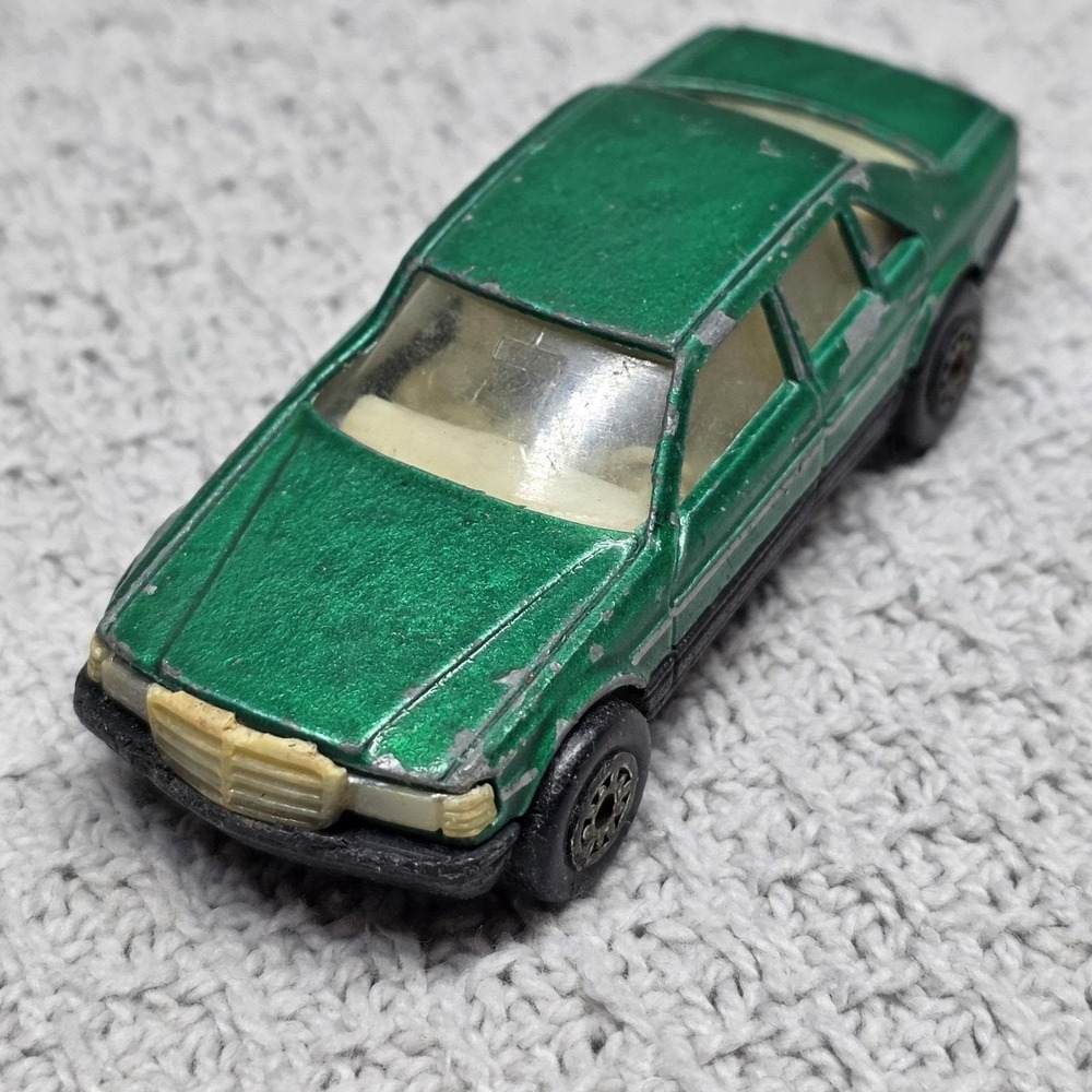 Vintage 3 INCH 1987 Mercedes 260 SEL MC Toy 1/64 Diecast Green
